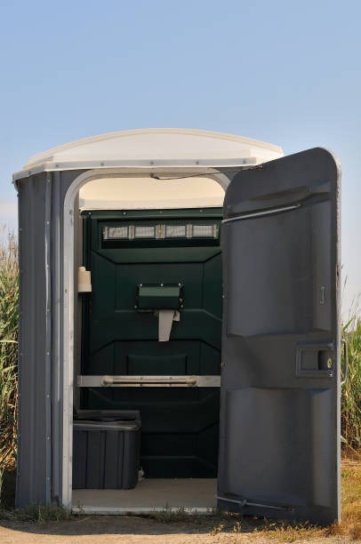 Porta potty delivery and setup in Churubusco, IN